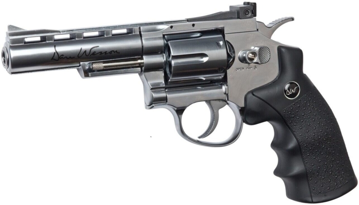 rigtig fed co2 drevet hardball revolver, med realistiske patron hylstre