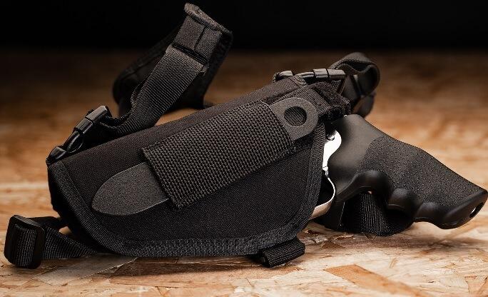Militær hylster til hardball revolver