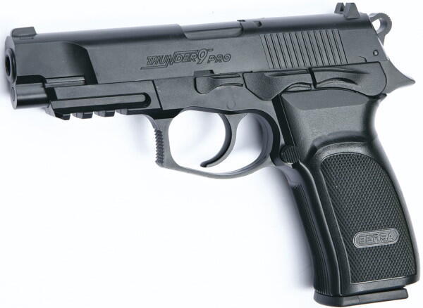 pistolen har et integreret co2 kammer, hvilket vil sige at man kun skal bruge en patron, istedet for en pr magasin