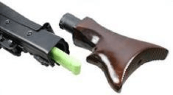 Batteriet er placeret i kolben, med god plads til store batterier