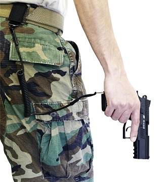 Lanyard til softgun pistol som kan sætte i bælte.