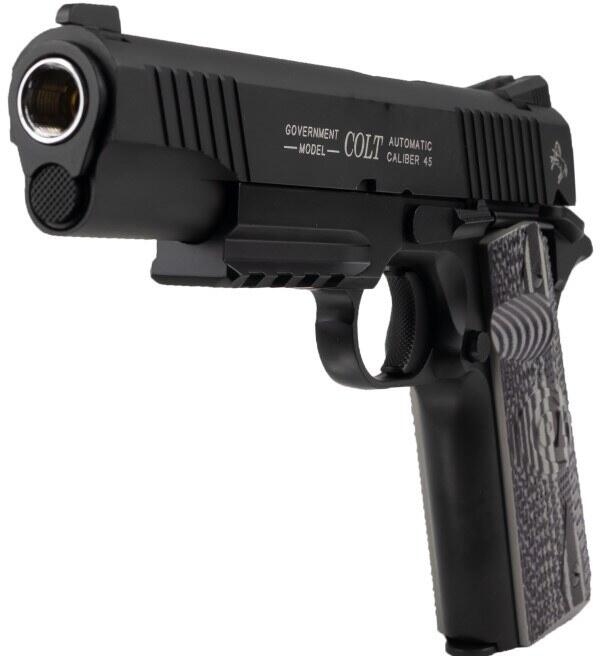 Pistolen er drevet af co2, hvilket giver en meget kraftig blowback