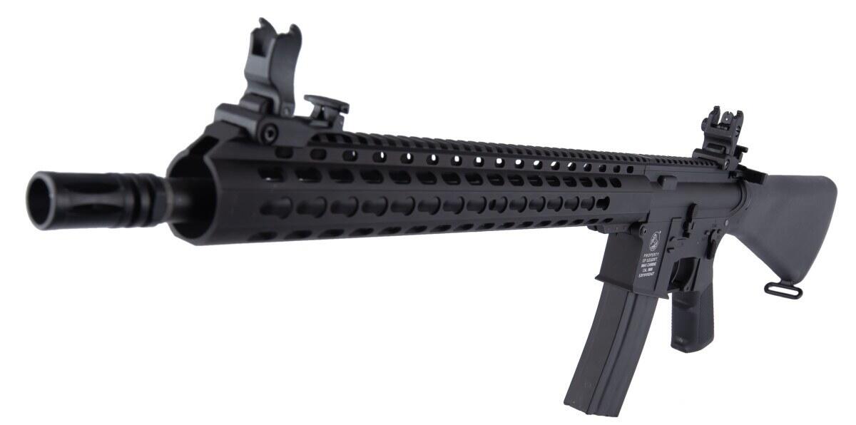 Fast kolbe og keymod handguard er to fede features for denne taktiske Colt M16