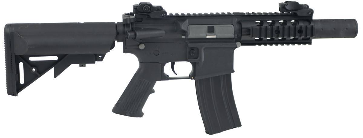 Lækker Cybergun AEG hardball som har nylon fiber krop samt metal handguard