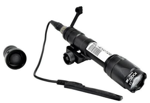 Hardball Night Evolution M600C Scout lygte, med en hvid cree q5 led lampe, som yder 180 lumen