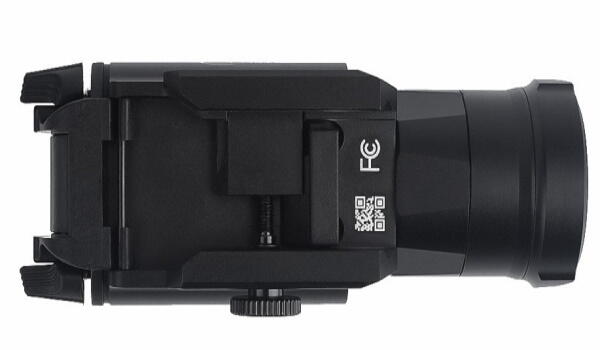 Denne lygte er lavet i et sort design, og er lavet af aluminium, for holdbarhed samt lettere vægt