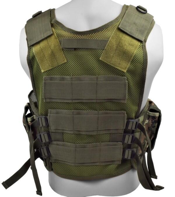 Lommerne kan ikke rykkes rundt på denne vest, ud over pistol lommen kan tages af