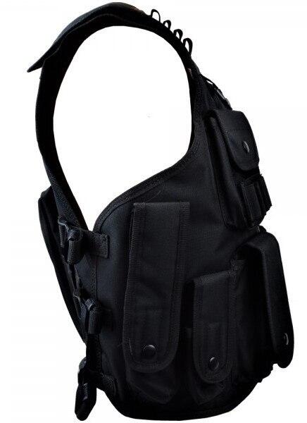 Denne vest kommer med plads til en lommelygte, eller eventuelt til længere pistol magasiner