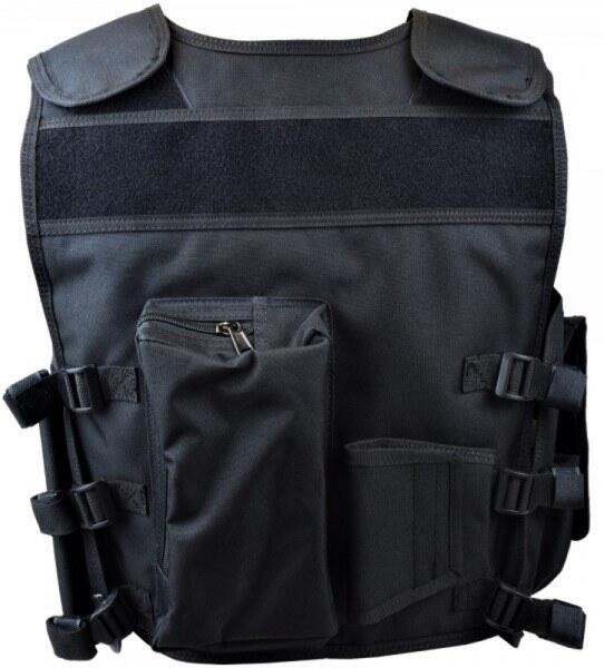 Bagsiden af vesten har velcro til patches, samt en stor utility lomme