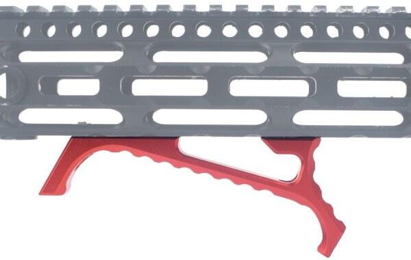 Her kan man se grebet blive prøvet på et keymod rail system