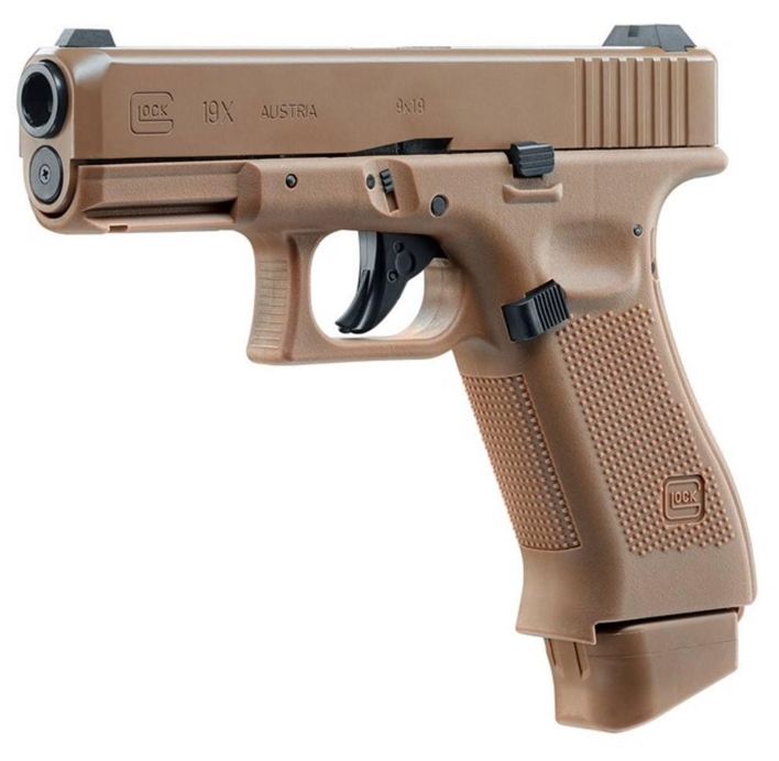 Selve pistolen bliver drevet af CO2 og har blowback