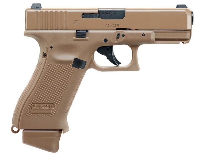 Pistolen er en blanding mellem en G17 og en G19, i en ørken farve