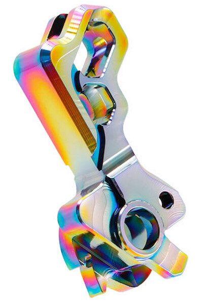 Denne hammer er i en Oil spilled/Heat gradation farve