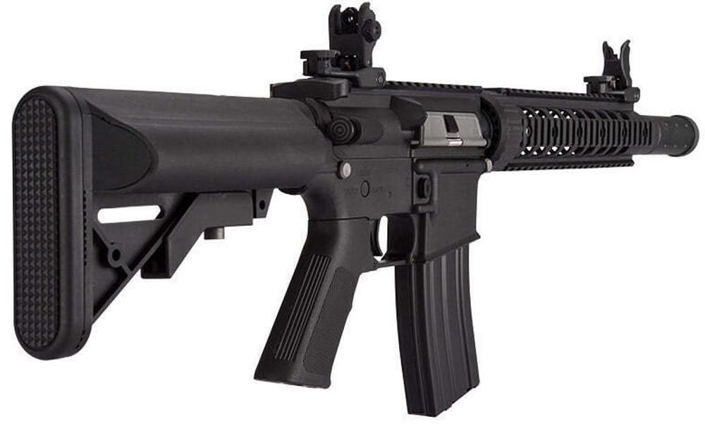 Denne softgun riffel er konstrueret i fuld polymer, hvilket giver en lav vægt