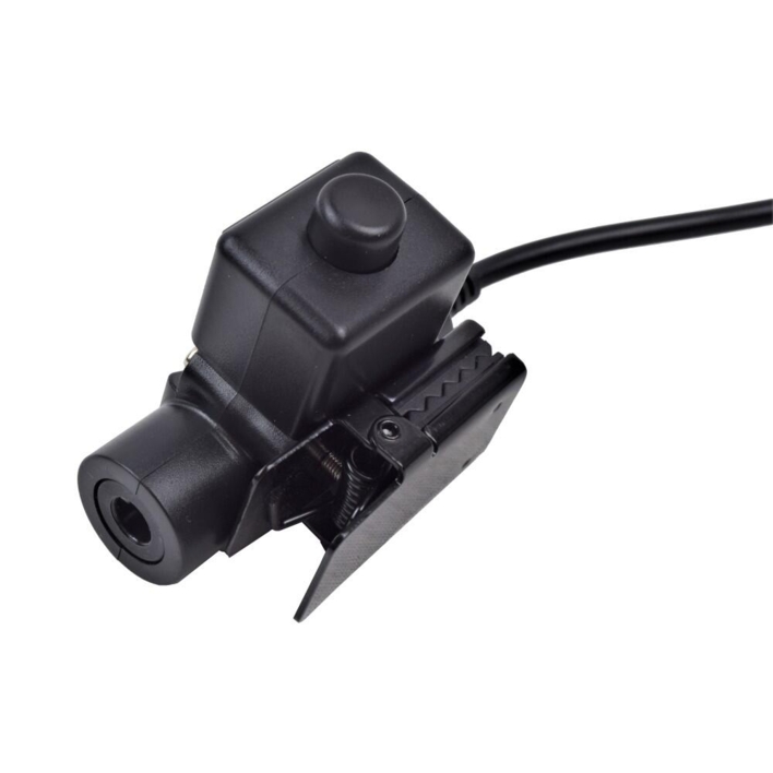 Metalklemmen passer til et molle system så den er nem at sætte på vesten