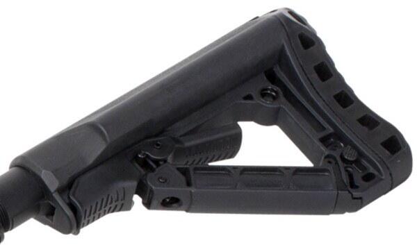 Kolben på denne riffel har god plads til batterier, samt har den et ekstra rum til sigte batterier osv.