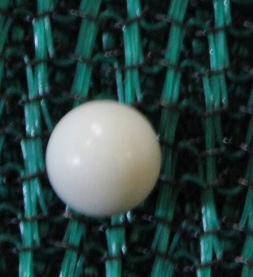 Nærbillede af de ca. 2,5mm net fletning og en 6mm hardball kugle