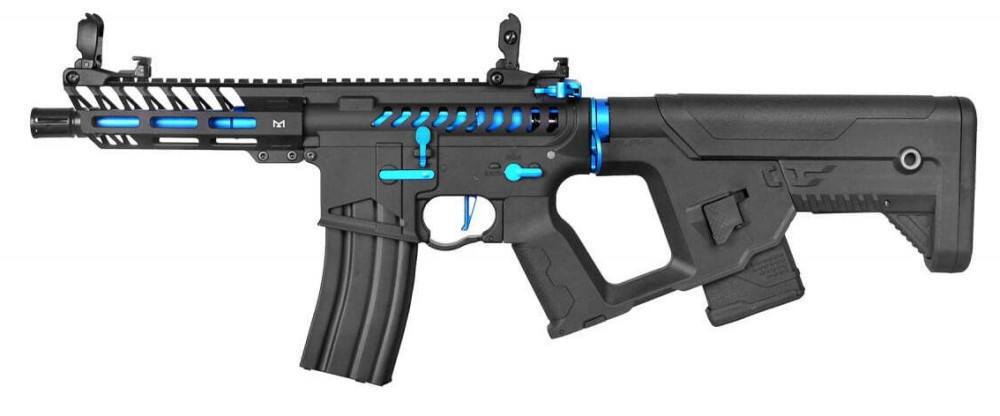 Dette er en del af Lancer Tacticals Proline serie, hvilket vil sige den er lavet i fuld metal, med en masse lækre interne dele, så som Mosfet/ETU og stempel med metal tænder