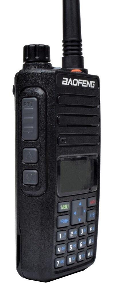 Med et programseringkabel, kan man programmere denne radio med kanaler osv. (Medfølger ikke)