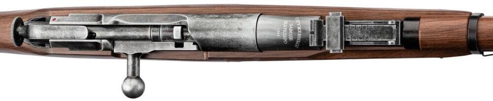Denne riffel kommer med en flot kolbe, lavet af fake træ