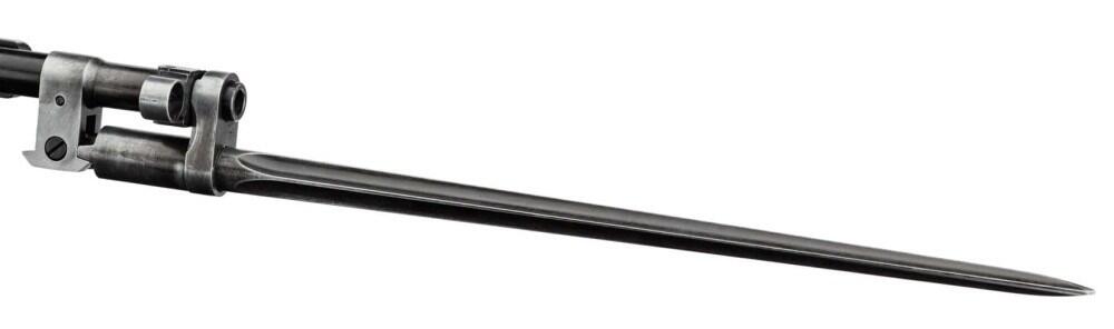 Riflen kommer med en realistisk glasfiber bajonet, som er stump