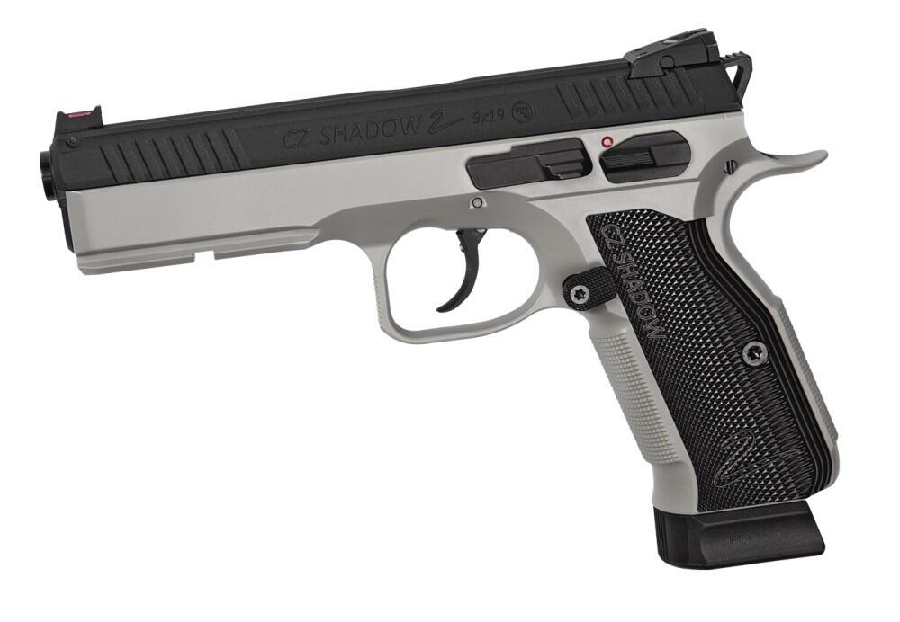 Denne pistol er lavet med blowback, og kommer med et CO2 magasin