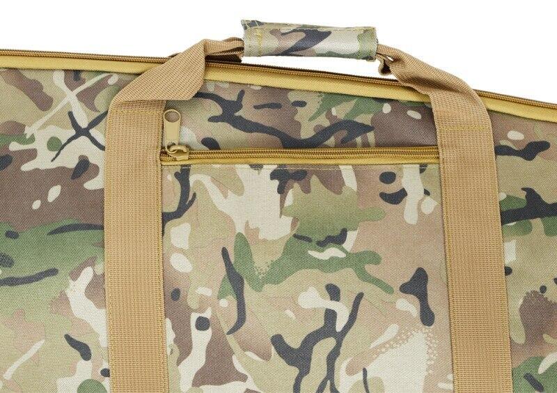 Denne taske kommer med en lille lomme, som har plads til batterier osv.