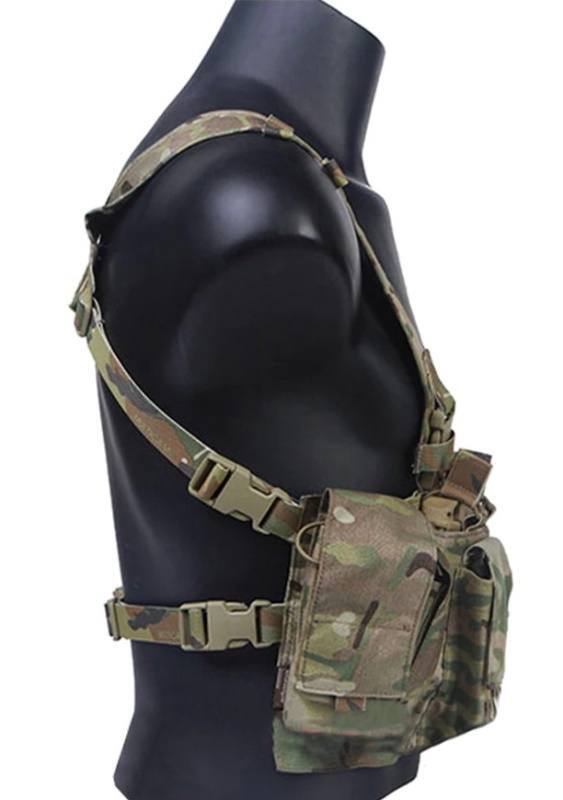 Denne chest rig har plads til 4 5.56 stil magasiner