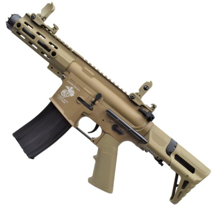 Riflen er konstrueret i fuld metal med et M-lok rail system