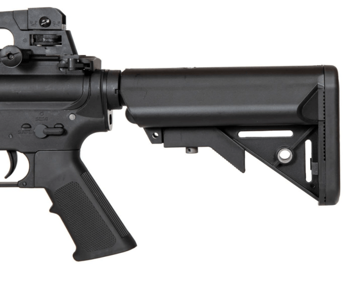 Kolben på denne Specna Arms Core riffel er justerbar, med flere positioner