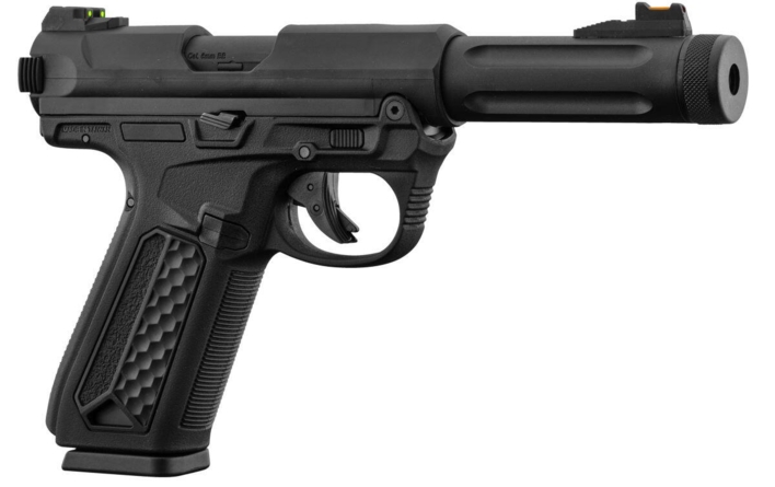 Pistolen her er lavet af polymer eksternt, hvilket holder vægten nede