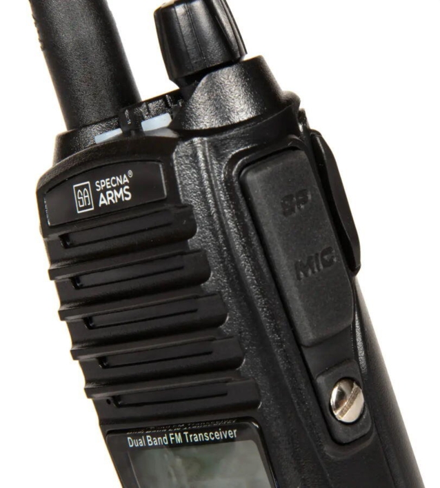 Skærmen på denne radio er LCD og har mulighed for FM radio kanaler