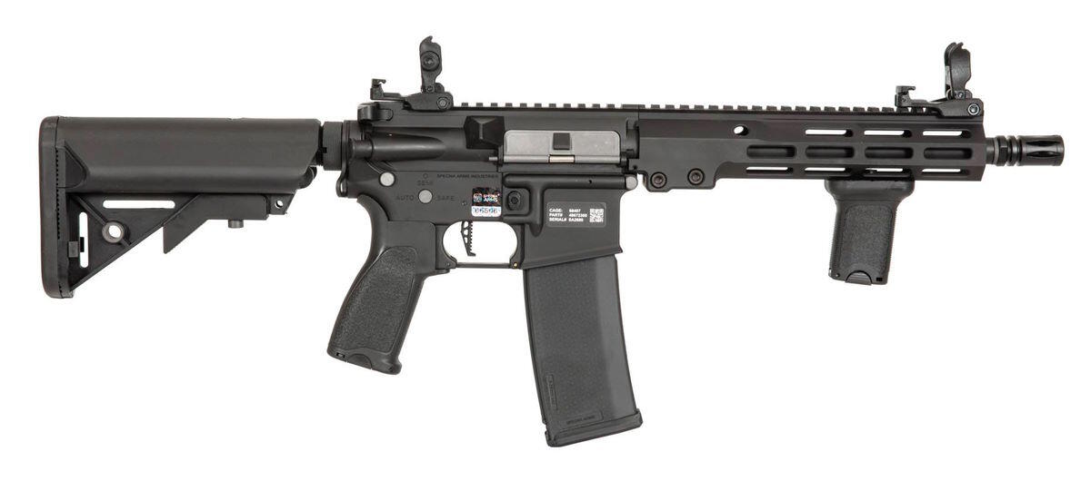 Riflen kommer med et indbygget gate aster, som giver mulighed for meget programmering