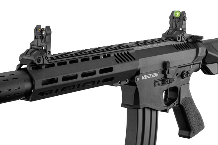 Her ser man denne riffels M-lok rail system