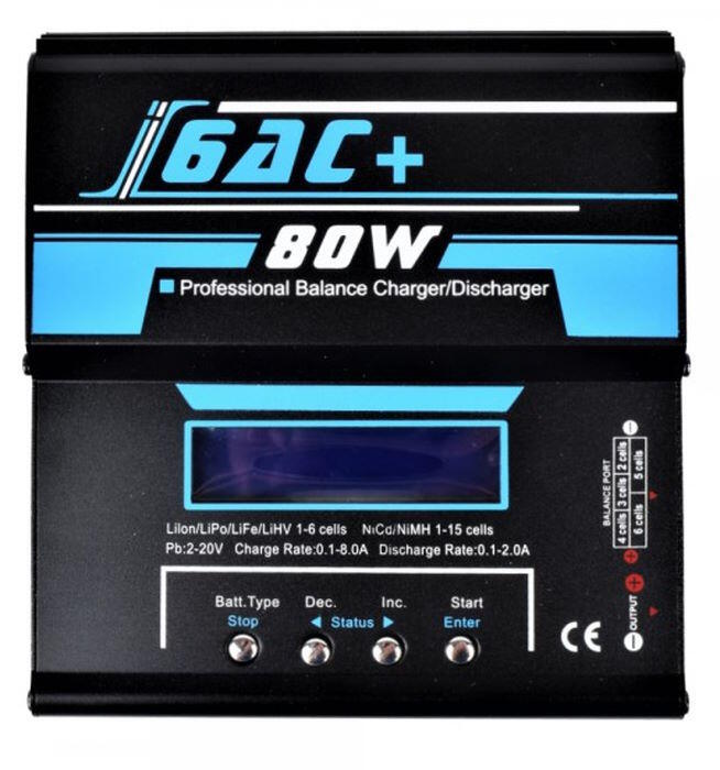 Selve opladeren kommer med en LCD skærm