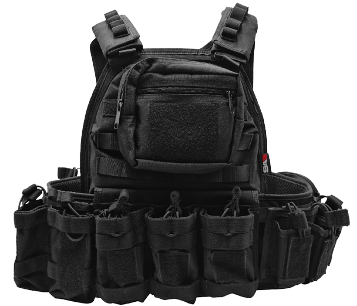 Denne vest kommer i sort, med en masse forskellige lommer til magasiner osv