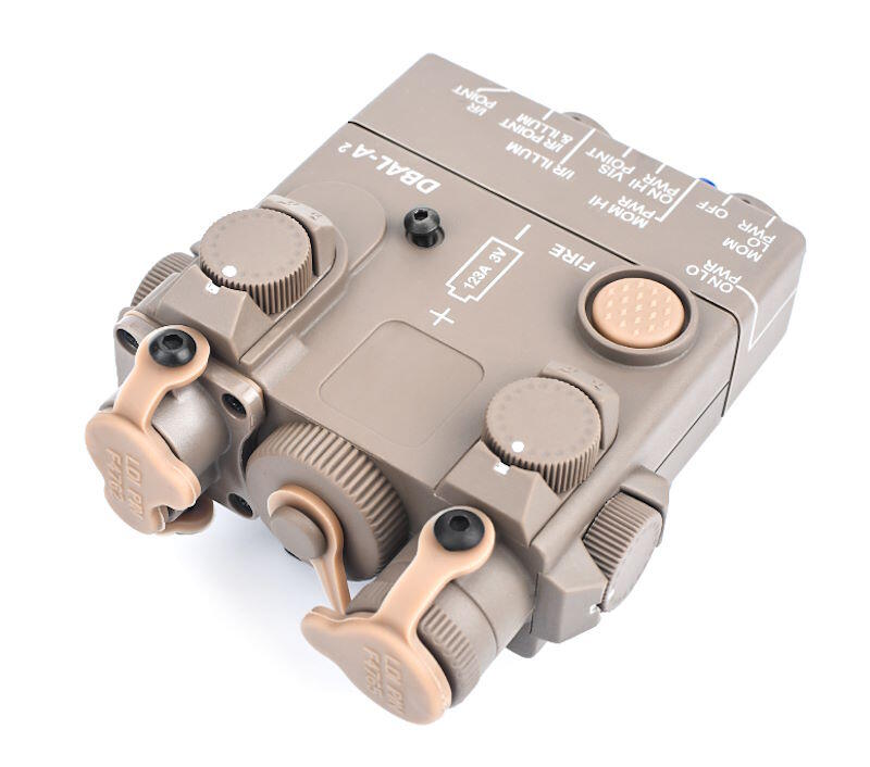 Selve Dbal A2 boksen tager et CR123A batteri