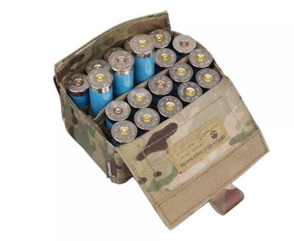 Som vidst på billedet kan denne lomme holde en masse shotgun shells