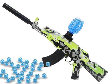 Her finder man en klassiker, en taktisk version af en AK-47 med en lyddæmper for enden