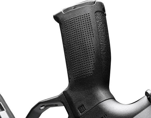 Riflen kommer med en torque motor og grebet er lavet af PTS