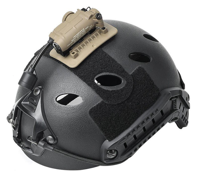 Her ser man hvordan lygten kan monteres på velcro steder