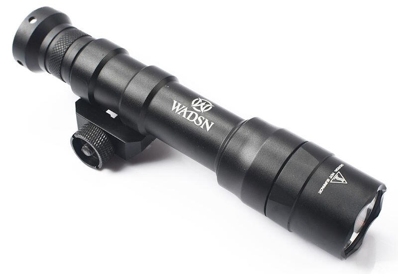 Selve lygten er konstrueret i høj kvalitets aluminium