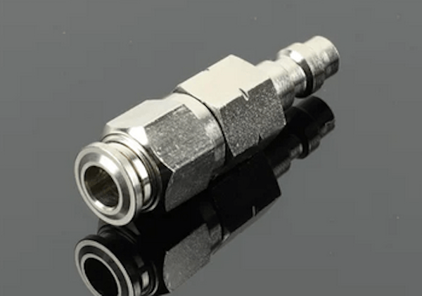 Denne adapter kan tilkobles til 6mm hpa slanger - og kommer med en US tap