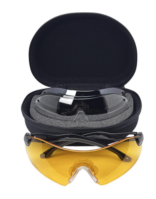 Denne pakke kommer med Drop zone brillen og en masse forskellige linser